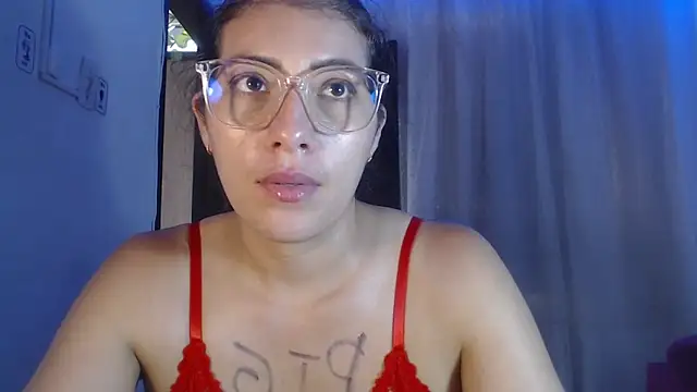 DaMikaela  online show from March 2025 05:36:02 PM