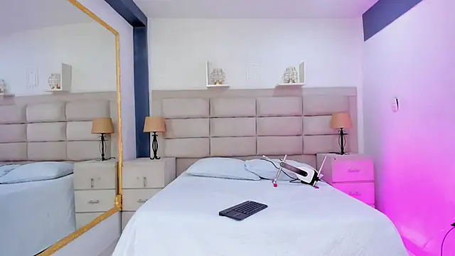 CinthiaCollins online show from November 2025 08:31:01 PM