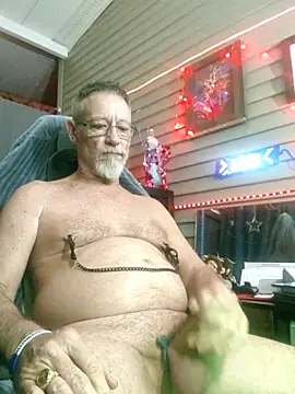 Snapshot of Daddysthick chatting on February 2025 02:33:02 AM Daddysthick online show from February 2025 02:33:02 AM