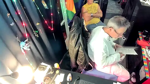 Snapshot of Daddysthick chatting on October 2025 01:14:01 AM Daddysthick online show from October 2025 01:14:01 AM