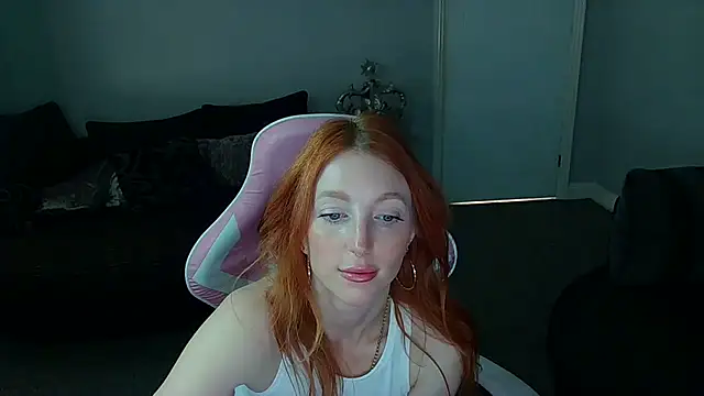 Snapshot of Red_firesquirt chatting on March 2025 09:32:02 PM Red firesquirt online show from March 2025 09:32:02 PM