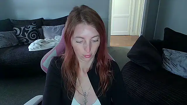 Red firesquirt online show from April 2026 08:42:02 AM