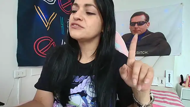 LovelyAzucena online show from April 2026 02:47:01 PM