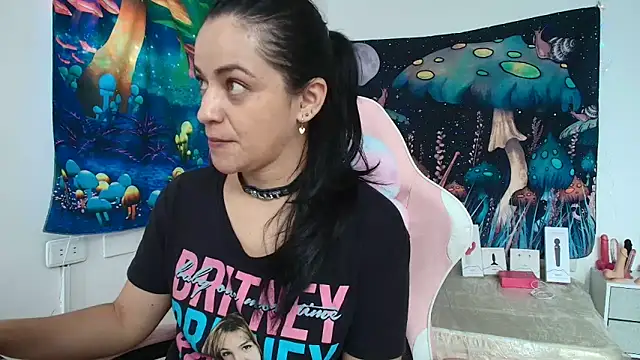 LovelyAzucena online show from April 2026 03:27:02 PM
