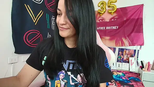 LovelyAzucena online show from April 2026 03:18:02 PM