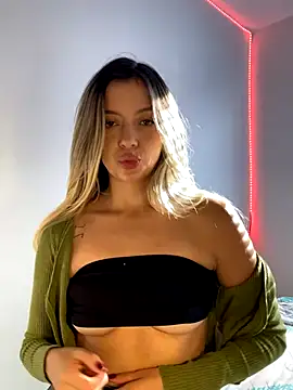 Snapshot of mari_ana02 chatting on October 2025 08:52:02 PM mari ana02 online show from October 2025 08:52:02 PM