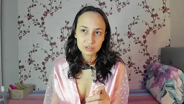 Snapshot of Alisagold90 chatting on November 2025 08:46:02 AM Alisagold90 online show from November 2025 08:46:02 AM