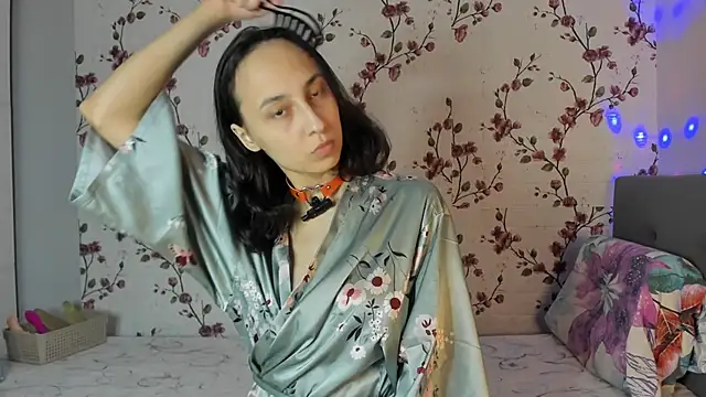 Snapshot of Alisagold90 chatting on December 2025 09:05:02 AM Alisagold90 online show from December 2025 09:05:02 AM