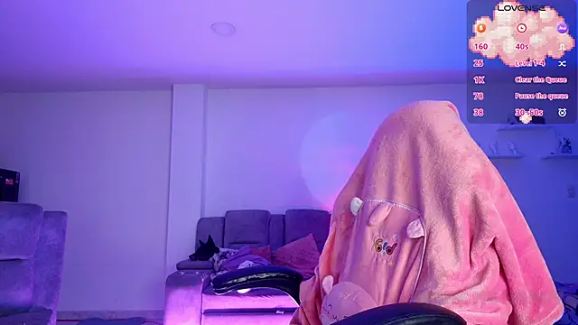 TiffanyBela online show from October 2025 11:02:01 PM