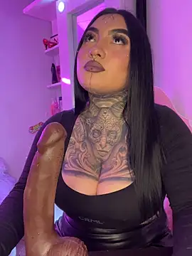 Snapshot of CloeeBeckam chatting on November 2025 07:30:01 AM CloeeBeckam online show from November 2025 07:30:01 AM