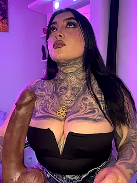 Snapshot of CloeeBeckam chatting on November 2025 06:34:01 AM CloeeBeckam online show from November 2025 06:34:01 AM