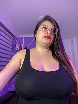 Snapshot of MiiaaJoness chatting on December 2024 03:20:02 PM MiiaaJoness online show from December 2024 03:20:02 PM