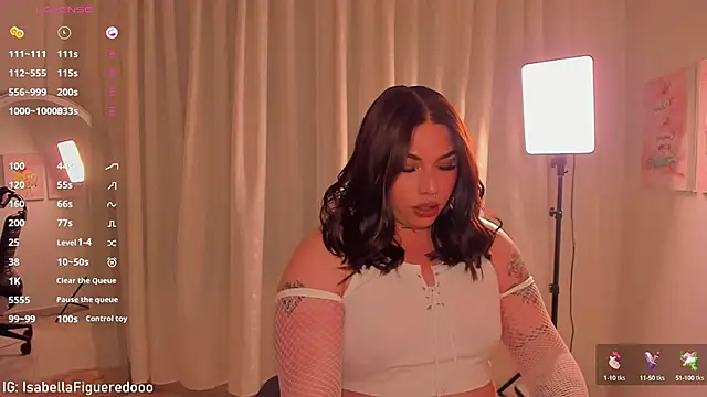 Snapshot of IsabellaFigueredo__ chatting on December 2024 01:03:01 AM IsabellaFigueredo online show from December 2024 01:03:01 AM