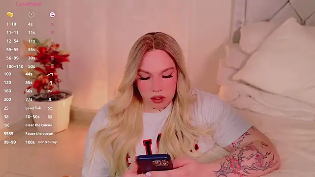 Snapshot of IsabellaFigueredo__ chatting on February 2025 06:26:02 AM IsabellaFigueredo online show from February 2025 06:26:02 AM