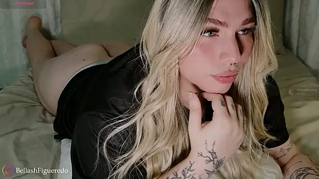 Snapshot of IsabellaFigueredo__ chatting on October 2025 07:54:01 AM IsabellaFigueredo online show from October 2025 07:54:01 AM