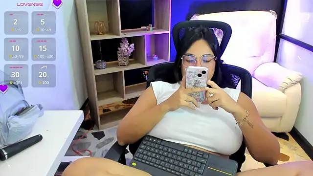 Snapshot of CelesteBrucee chatting on January 2025 11:58:02 PM CelesteBrucee online show from January 2025 11:58:02 PM