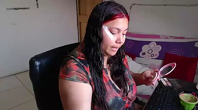 Snapshot of girl_milk2 chatting on February 2025 12:06:02 PM girl milk2 online show from February 2025 12:06:02 PM