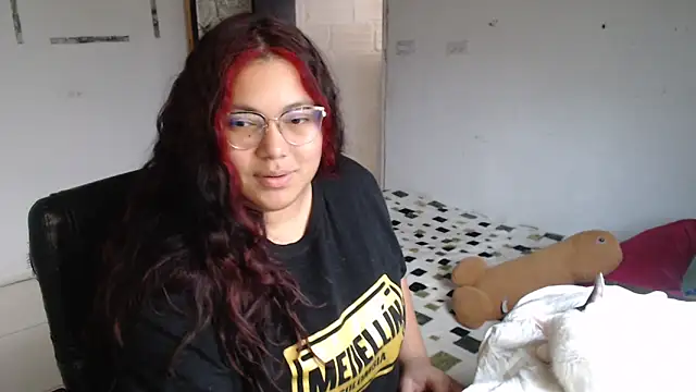 Snapshot of girl_milk2 chatting on February 2025 10:15:01 PM girl milk2 online show from February 2025 10:15:01 PM