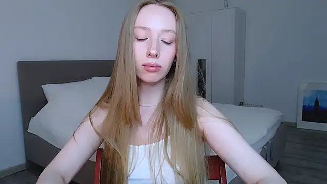 Snapshot of Luna_insniity chatting on December 2024 02:59:02 AM Luna insniity online show from December 2024 02:59:02 AM