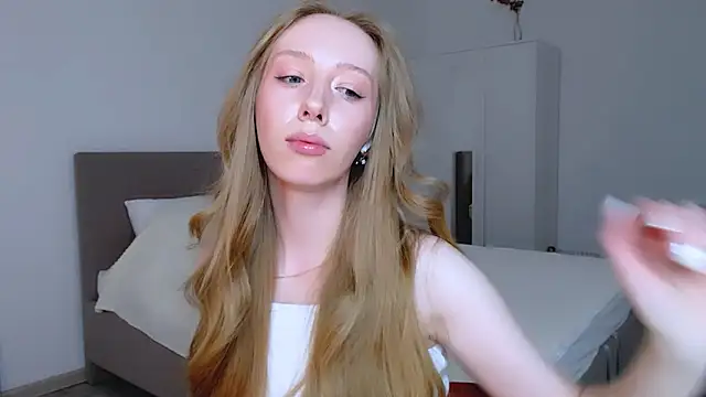 Snapshot of Luna_insniity chatting on December 2024 02:21:02 AM Luna insniity online show from December 2024 02:21:02 AM