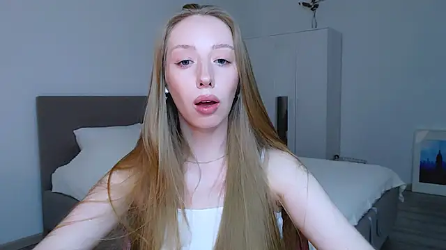 Snapshot of Luna_insniity chatting on February 2025 10:42:02 PM Luna insniity online show from February 2025 10:42:02 PM