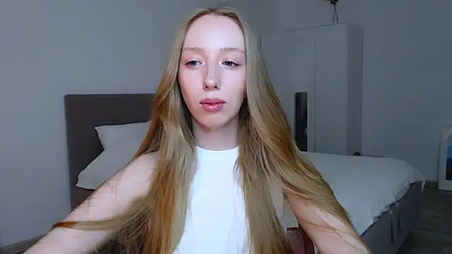 Snapshot of Luna_insniity chatting on March 2025 10:54:01 PM Luna insniity online show from March 2025 10:54:01 PM