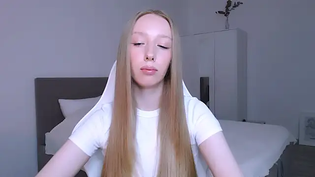 Snapshot of Luna_insniity chatting on November 2025 07:57:01 PM Luna insniity online show from November 2025 07:57:01 PM