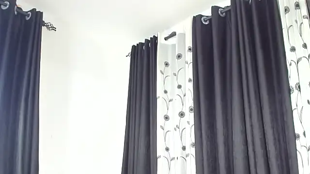 Snapshot of Yummy_squirter chatting on January 2025 10:19:01 PM Yummy squirter online show from January 2025 10:19:01 PM