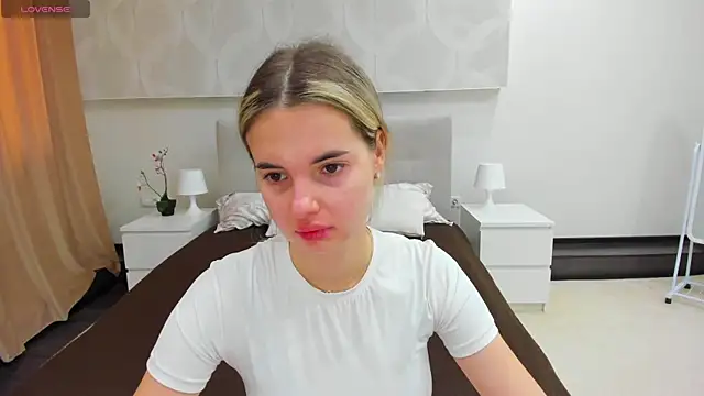 Donna Evans online show from May 2026 11:43:02 PM