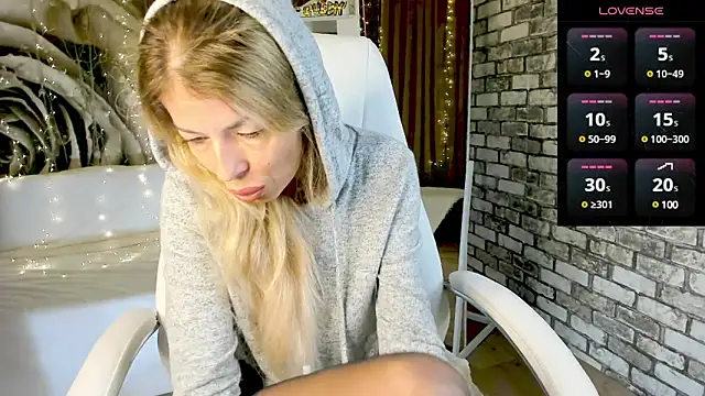 Eva Melow online show from February 2025 05:13:02 PM