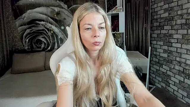 Eva Melow online show from May 2026 01:17:02 PM