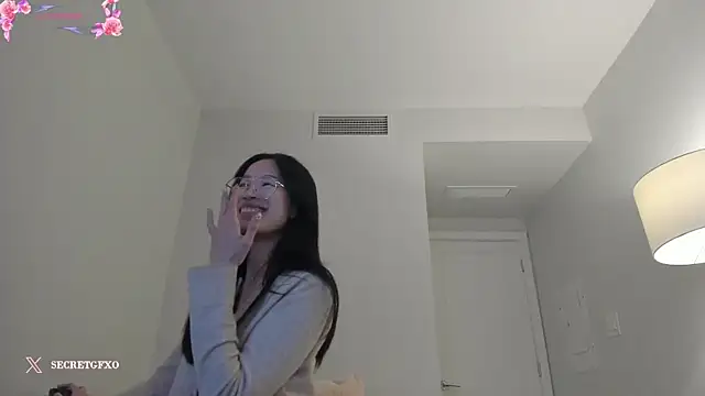 Snapshot of secretgirlfriendxo chatting on December 2024 02:45:02 AM secretgirlfriendxo online show from December 2024 02:45:02 AM