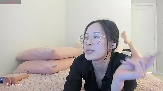 Snapshot of secretgirlfriendxo chatting on February 2025 09:32:02 AM secretgirlfriendxo online show from February 2025 09:32:02 AM