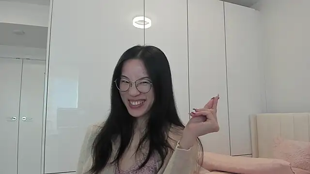 Snapshot of secretgirlfriendxo chatting on December 2025 11:09:02 PM secretgirlfriendxo online show from December 2025 11:09:02 PM