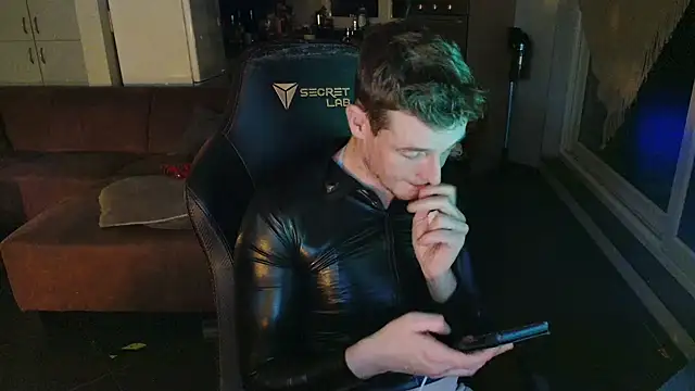 Snapshot of Str8boyy chatting on December 2024 12:26:02 AM Str8boyy online show from December 2024 12:26:02 AM