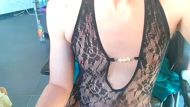 Snapshot of Str8boyy chatting on February 2025 11:38:02 AM Str8boyy online show from February 2025 11:38:02 AM