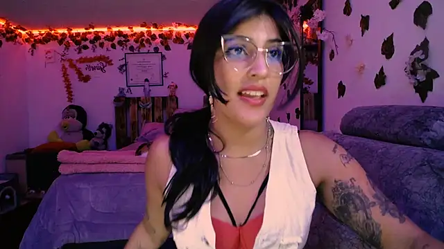 Snapshot of azahar__ziiz chatting on February 2025 03:01:01 AM azahar ziiz online show from February 2025 03:01:01 AM