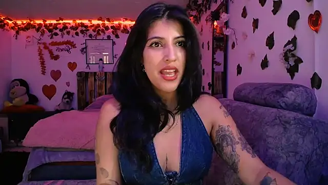 Snapshot of azahar__ziiz chatting on February 2025 08:03:02 PM azahar ziiz online show from February 2025 08:03:02 PM