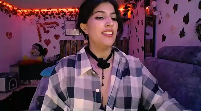 Snapshot of azahar__ziiz chatting on March 2025 08:42:01 PM azahar ziiz online show from March 2025 08:42:01 PM