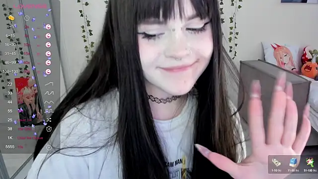 Snapshot of SelenaCute chatting on February 2025 06:36:02 AM SelenaCute online show from February 2025 06:36:02 AM