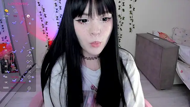 Snapshot of SelenaCute chatting on March 2025 05:11:01 AM SelenaCute online show from March 2025 05:11:01 AM