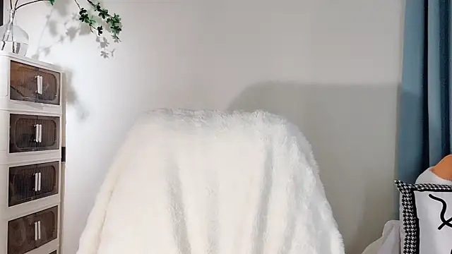 lvy-w online show from February 2025 01:38:01 PM