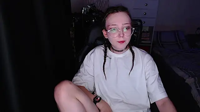 Snapshot of AmeliaKamishiro chatting on November 2025 03:06:01 AM AmeliaKamishiro online show from November 2025 03:06:01 AM