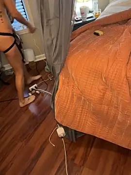 Snapshot of MnM4ever chatting on November 2025 09:58:01 PM MnM4ever online show from November 2025 09:58:01 PM