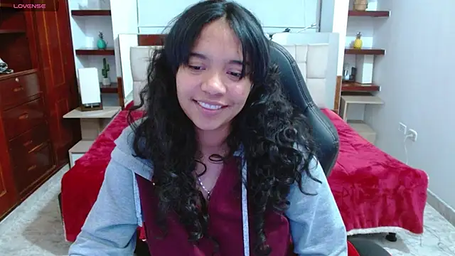 Snapshot of laureentt_ chatting on January 2025 10:18:02 AM laureentt online show from January 2025 10:18:02 AM