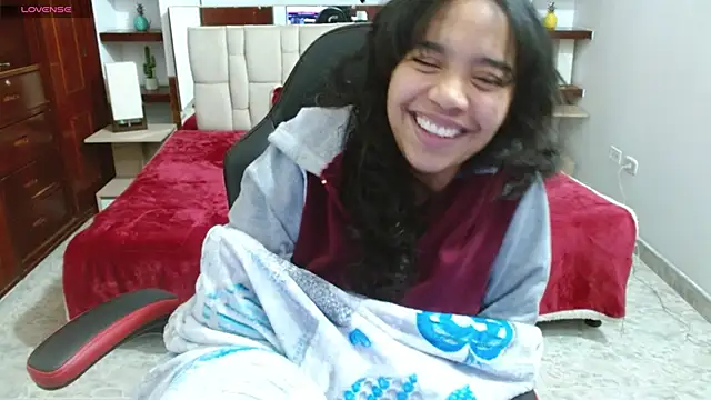 Snapshot of laureentt_ chatting on January 2025 09:29:01 AM laureentt online show from January 2025 09:29:01 AM