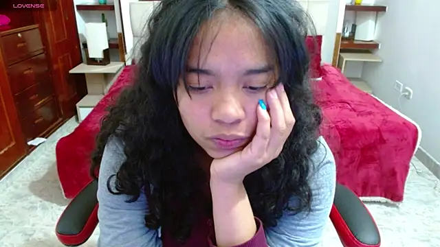 Snapshot of laureentt_ chatting on January 2025 10:05:02 AM laureentt online show from January 2025 10:05:02 AM