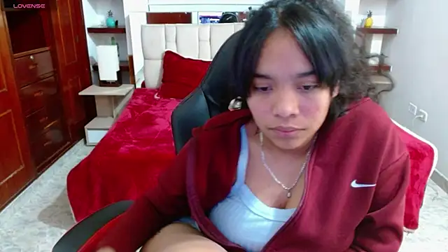 Snapshot of laureentt_ chatting on February 2025 10:14:02 AM laureentt online show from February 2025 10:14:02 AM
