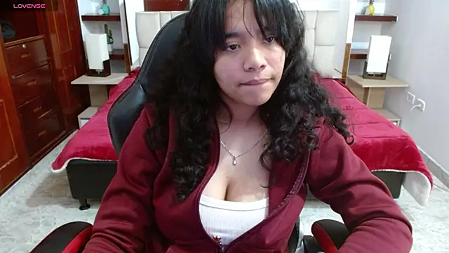 Snapshot of laureentt_ chatting on February 2025 07:15:01 AM laureentt online show from February 2025 07:15:01 AM