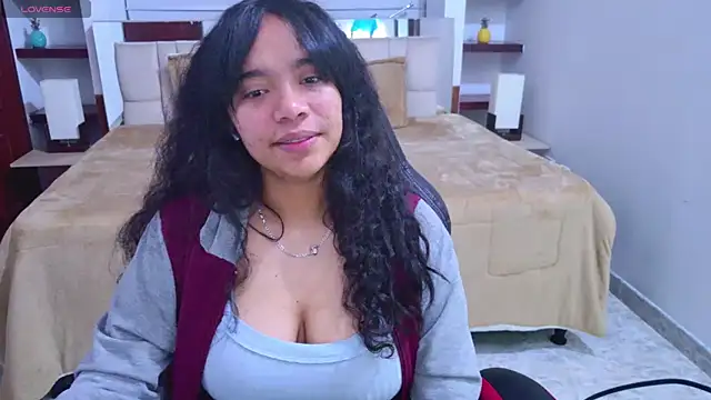 Snapshot of laureentt_ chatting on September 2025 03:11:01 AM laureentt online show from September 2025 03:11:01 AM